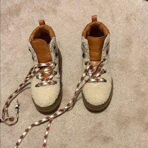 Wonebs Tan & Cream Sherpa Lace-Up Boots